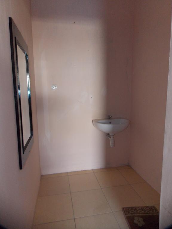 Hotel Putra Sindang Asih Batukaras Zimmer foto