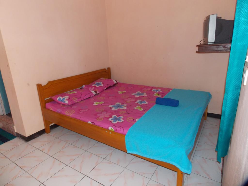 Hotel Putra Sindang Asih Batukaras Zimmer foto