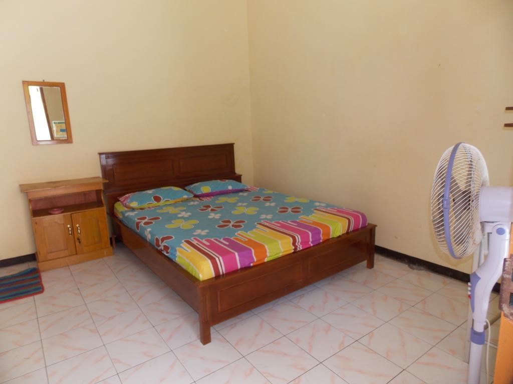 Hotel Putra Sindang Asih Batukaras Zimmer foto