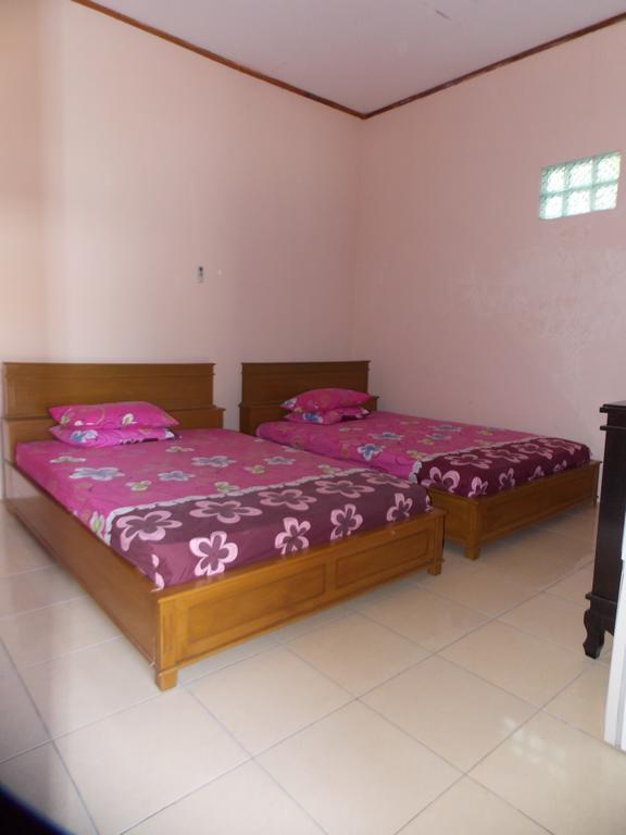 Hotel Putra Sindang Asih Batukaras Zimmer foto