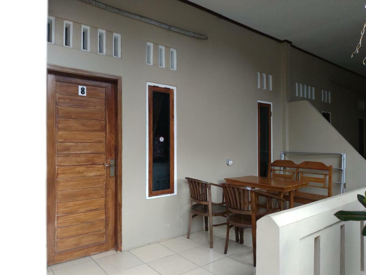 Hotel Putra Sindang Asih Batukaras Exterior foto